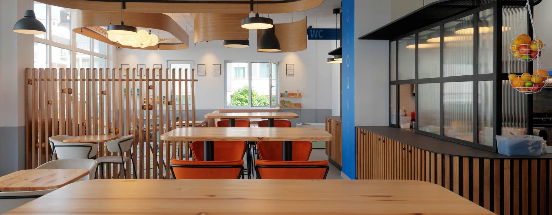 Chi Cafe - Interior design view 1