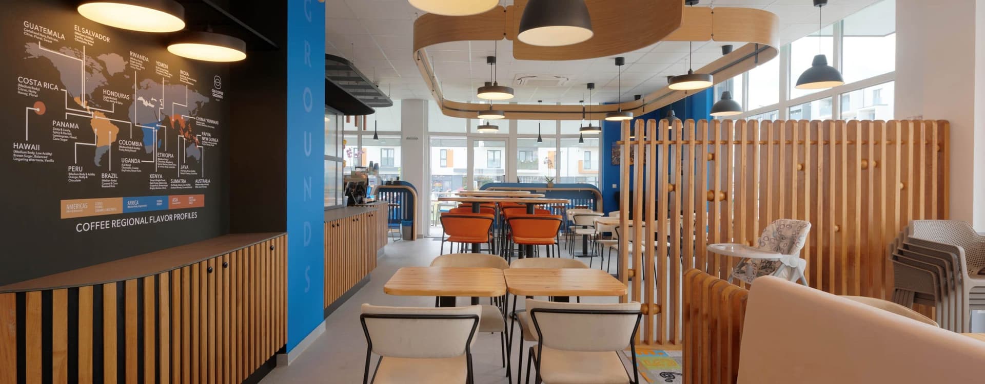 Chi Cafe - Wood and steel combination