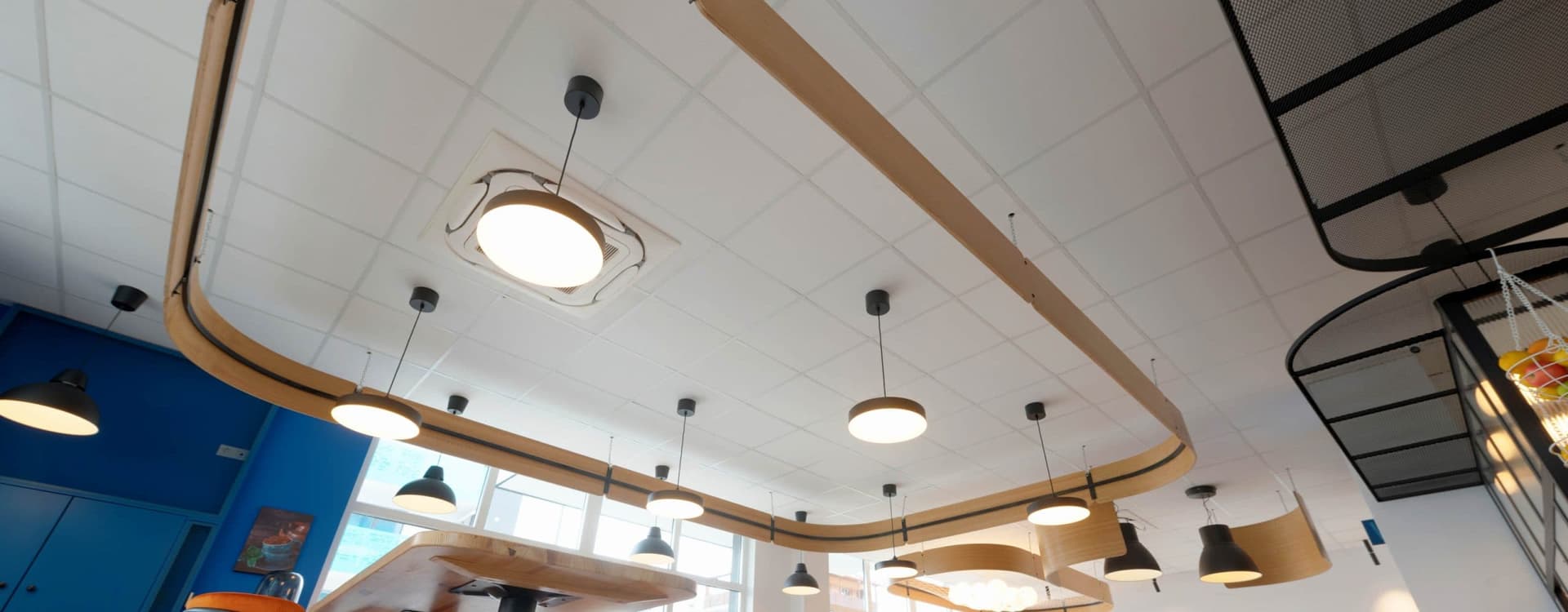 Chi Cafe - Lighting and atmosphere