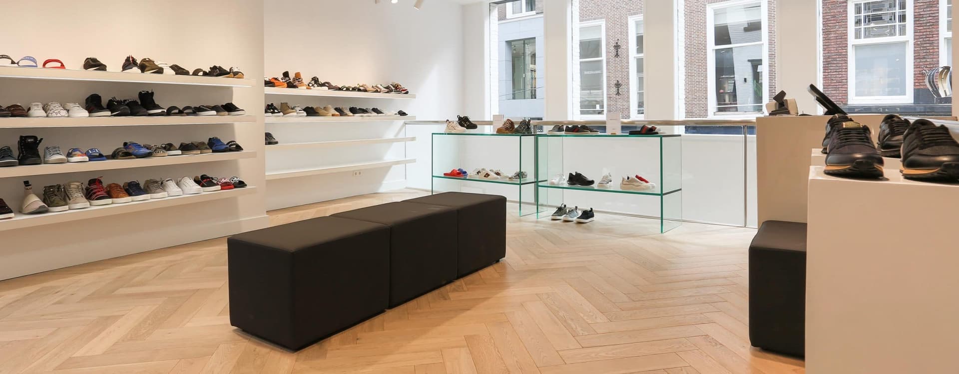 DERODELOPER - Store interior overview