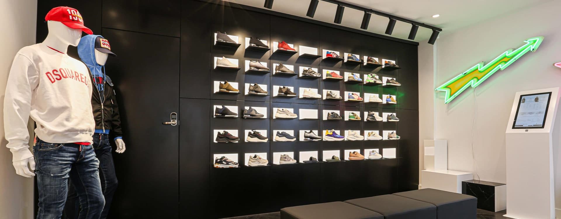 DERODELOPER - Glass shelving