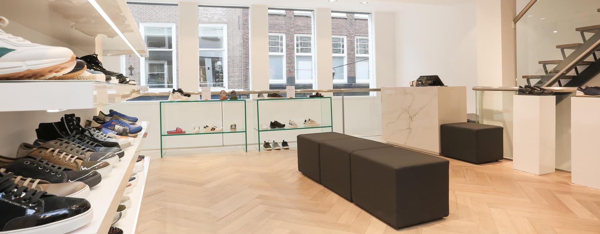 DERODELOPER - Shoe displays