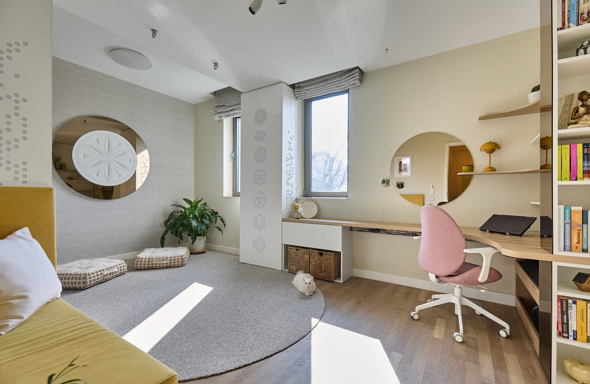 Yoga and Office Claudia Pedersen