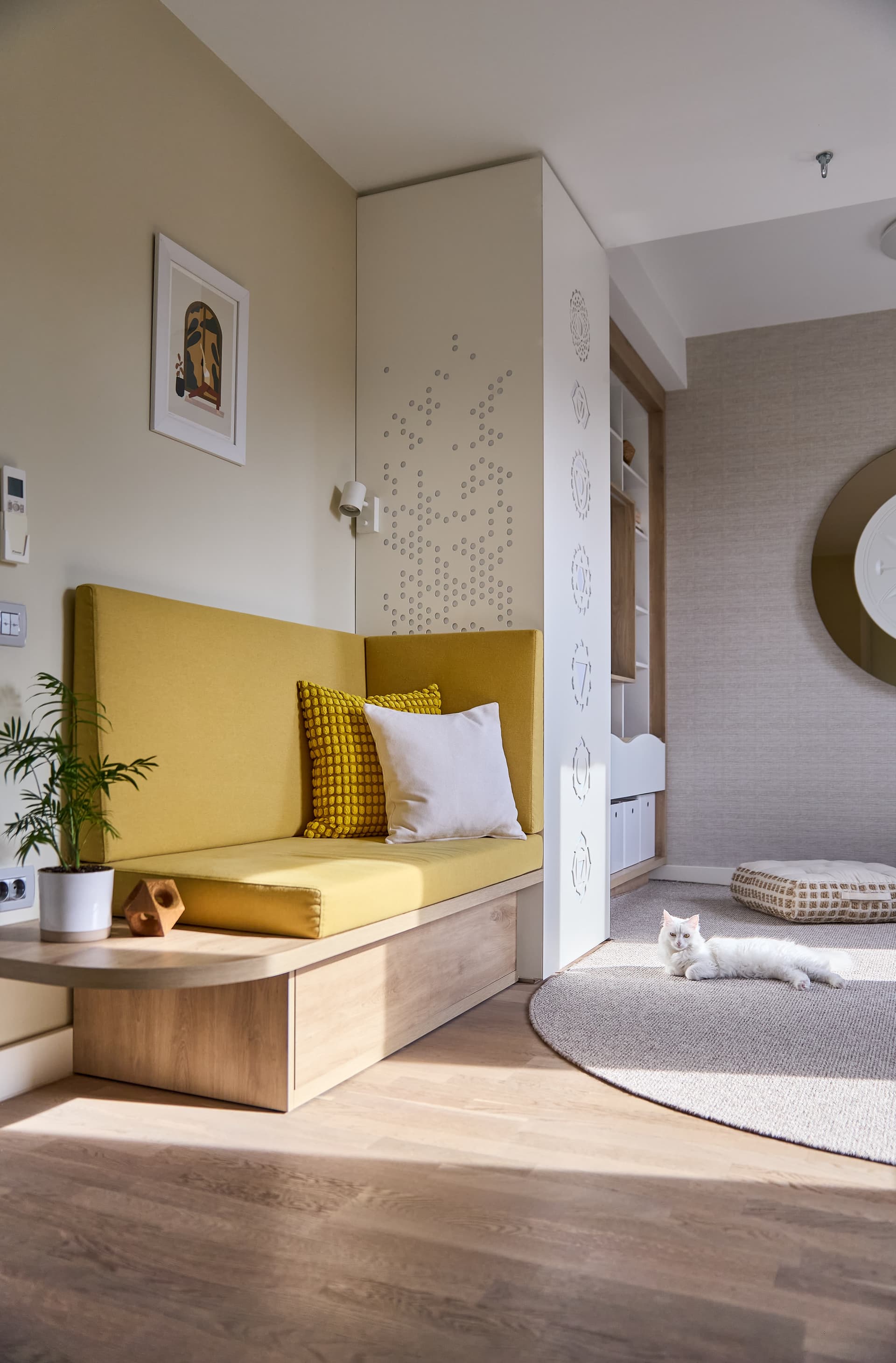 Yoga and Office - Meditation area with round carpet and symbolic details