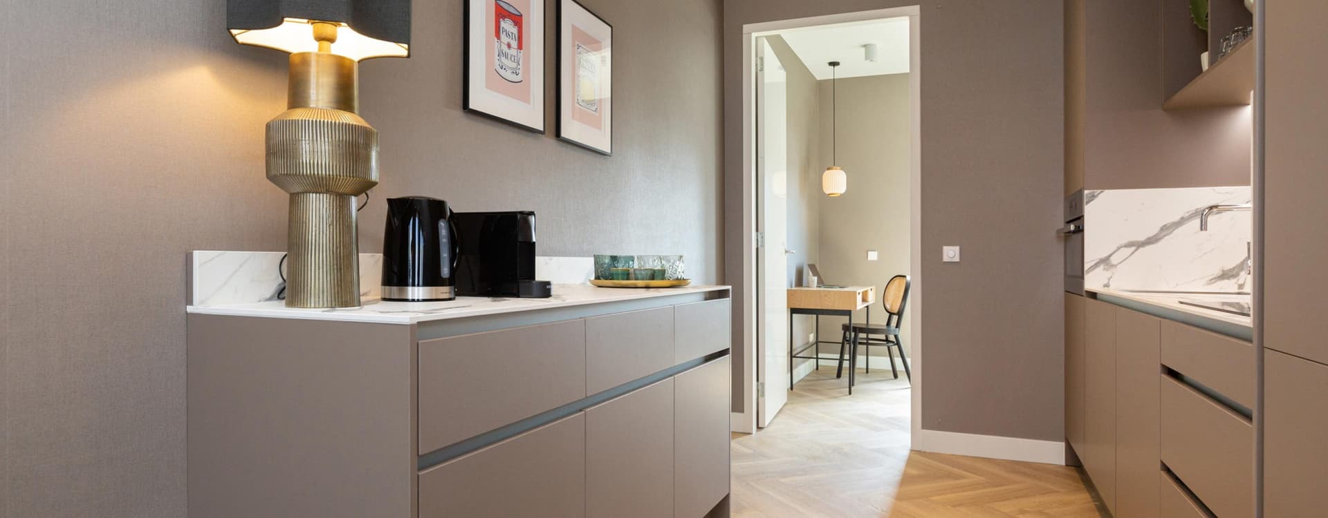 Mauritskade Apartments - Built-in wardrobe