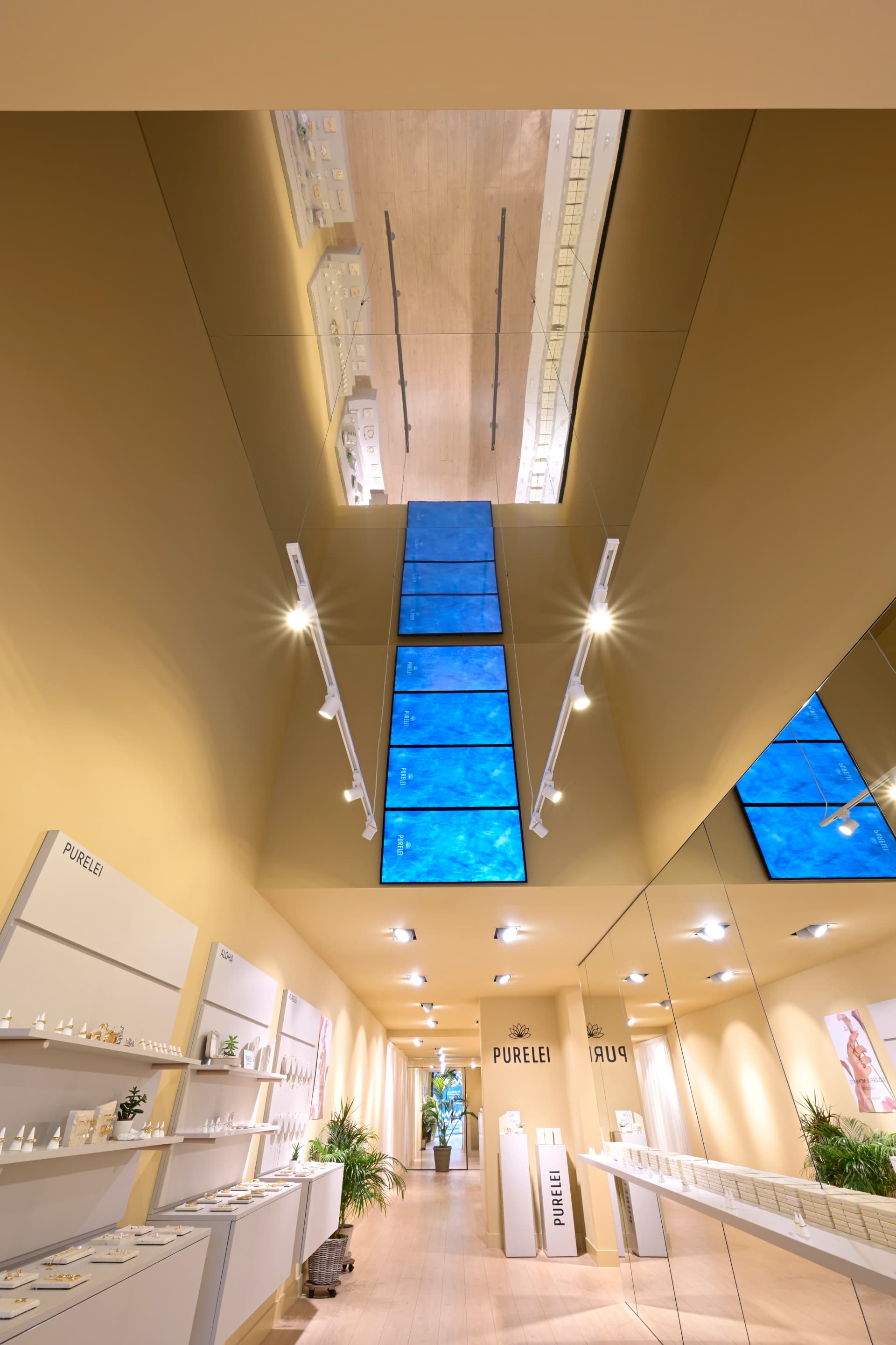 PURELEI store — _EWP7372