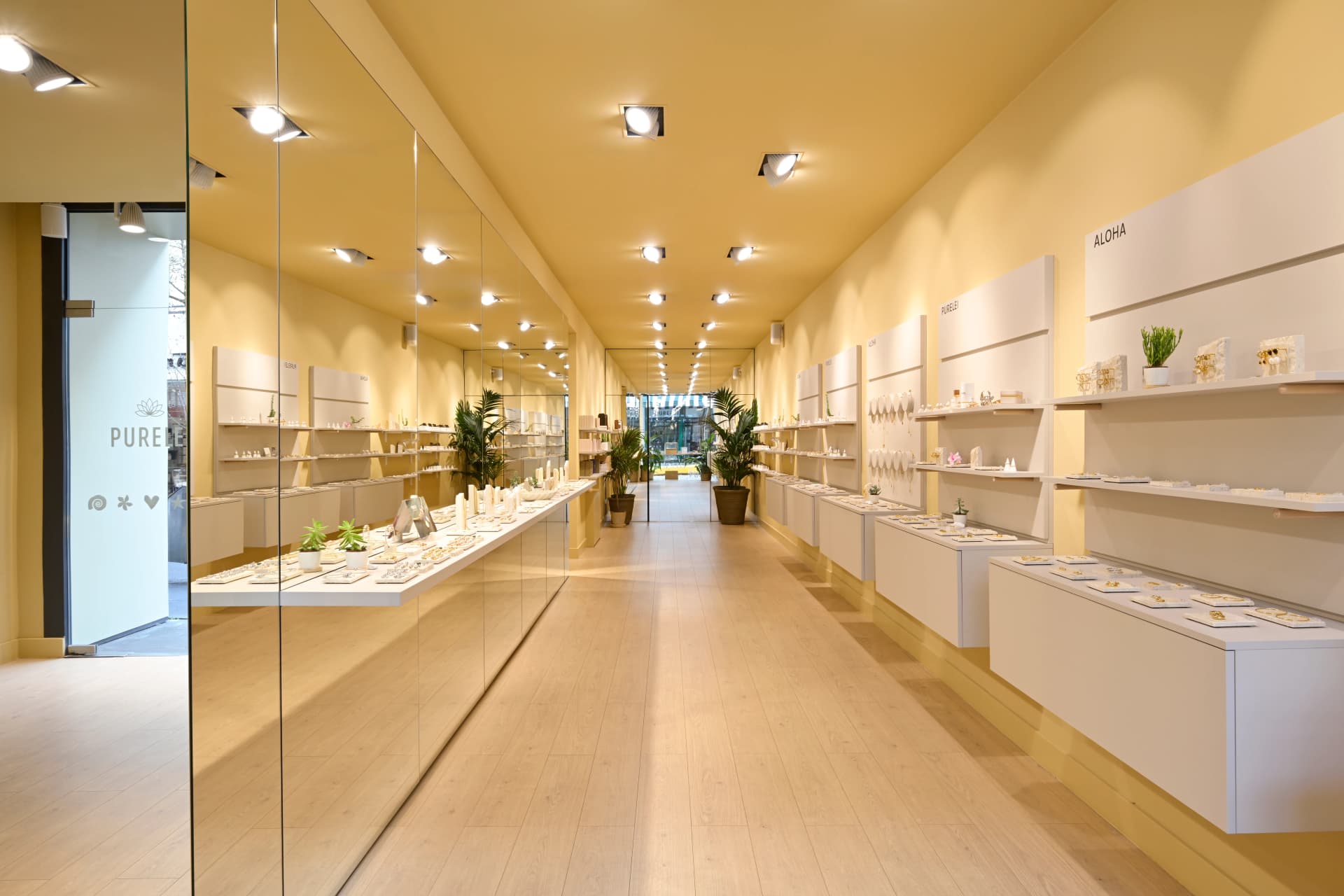 PURELEI store — _EWP7442