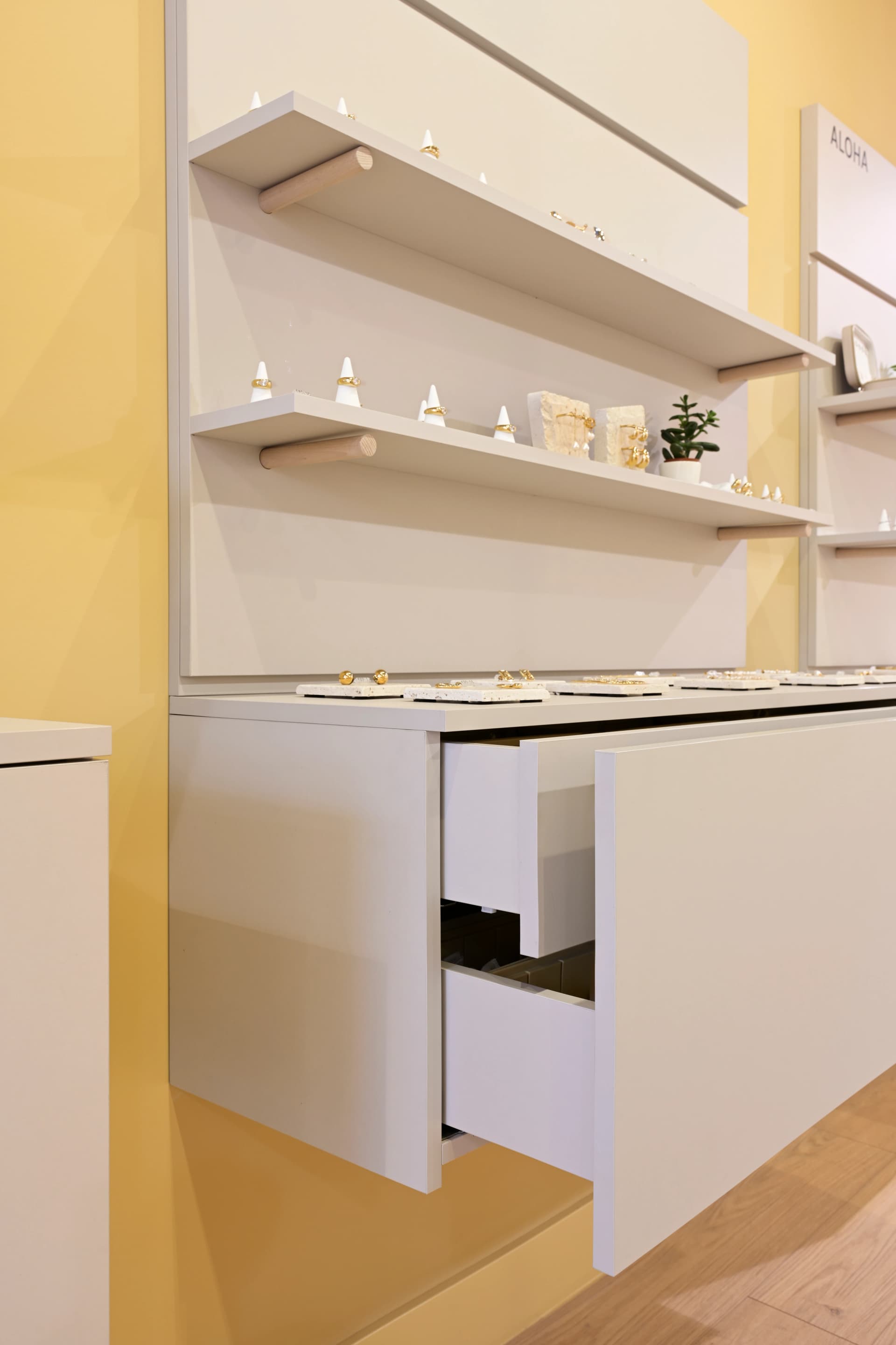 PURELEI store — _EWP7447