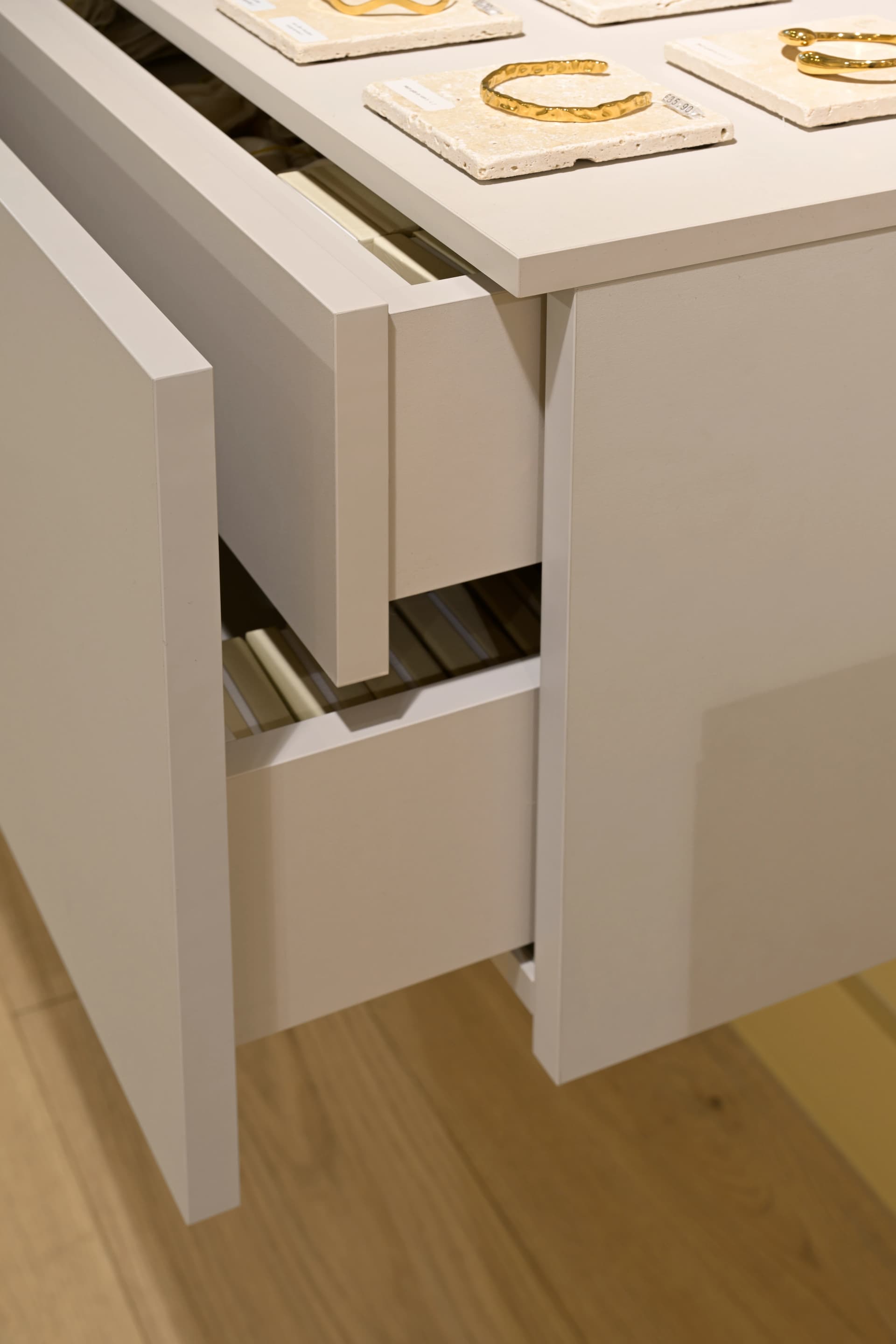 PURELEI store — _EWP7471