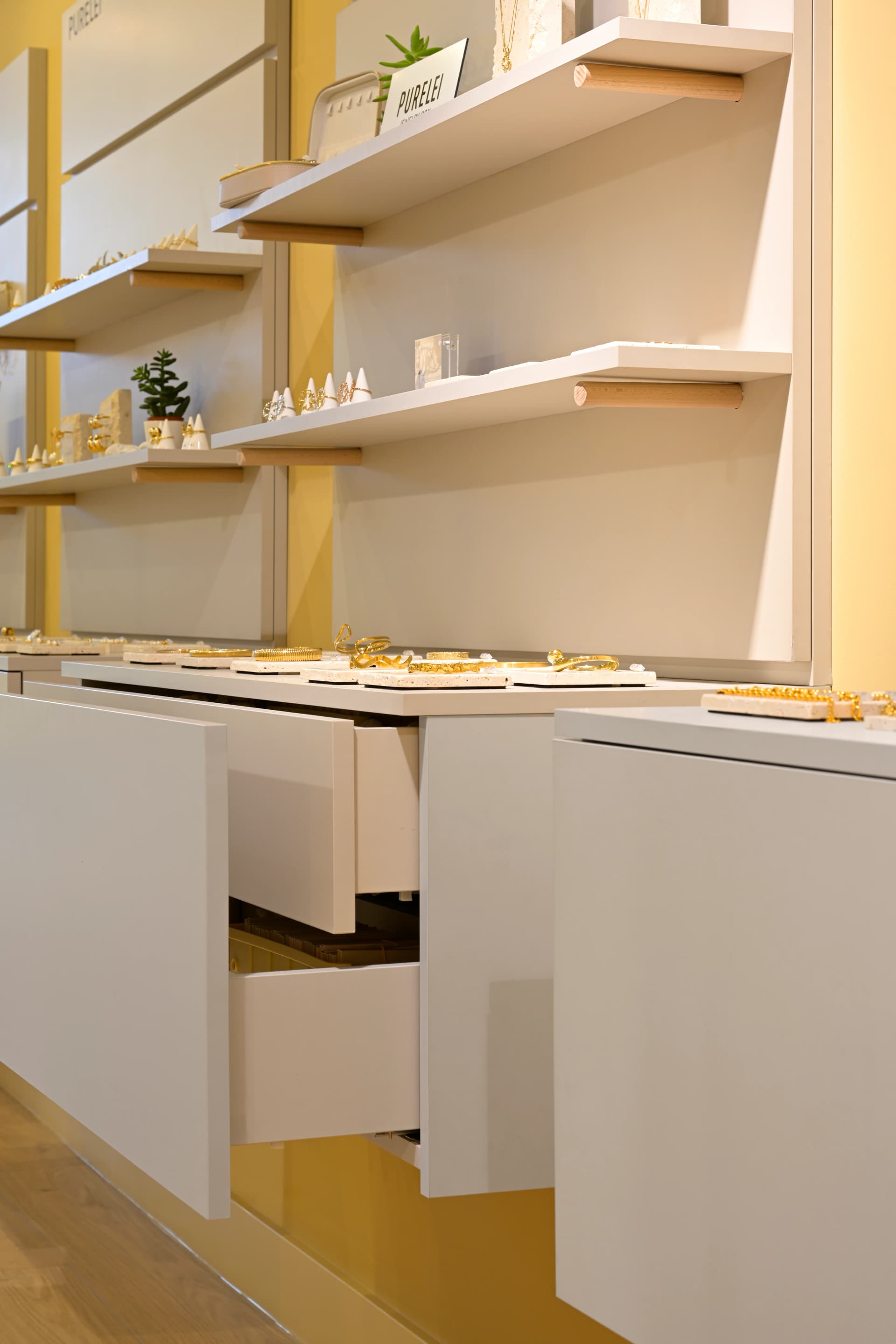 PURELEI store — _EWP7478