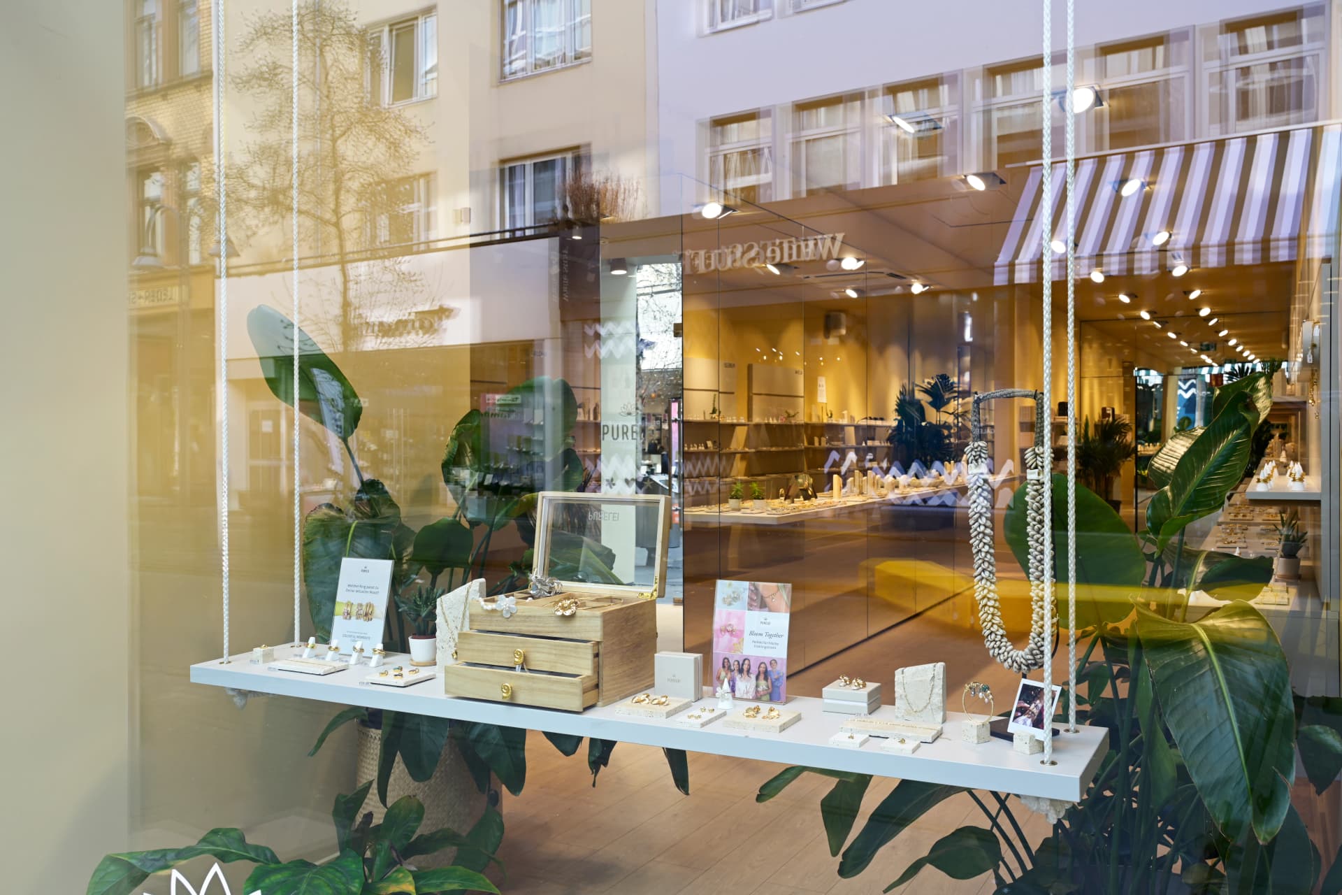 PURELEI store — _EWP7499