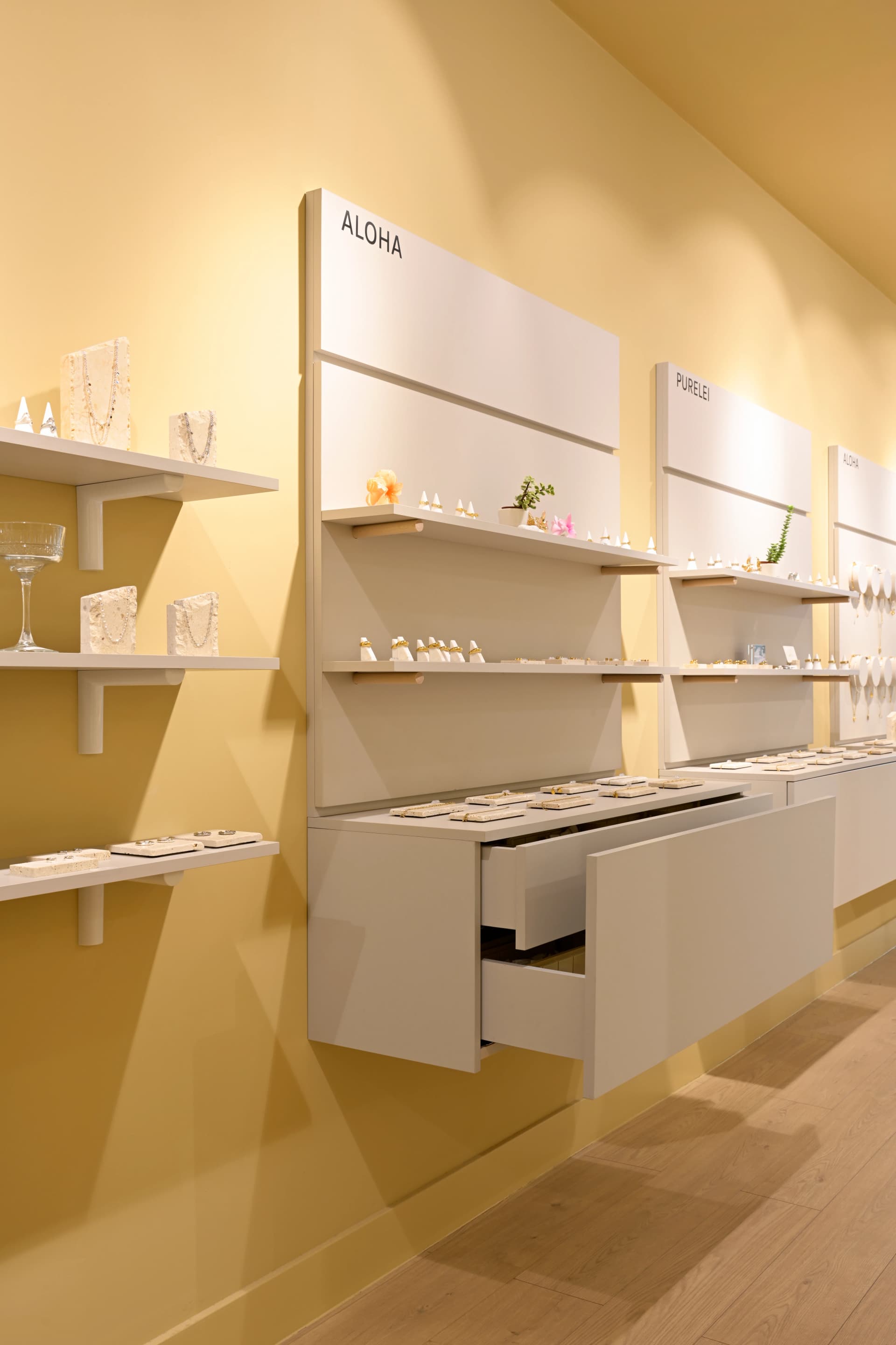 PURELEI store — _EWP7546