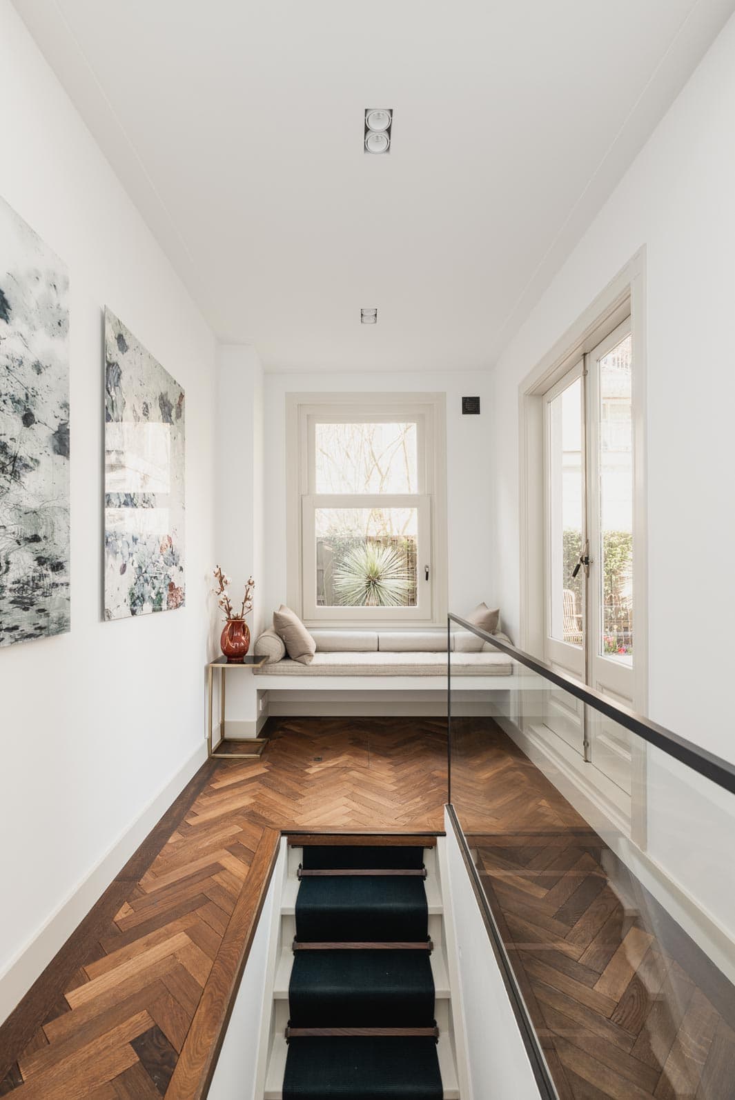 Susan and Cyril Apartment - Interior view 11