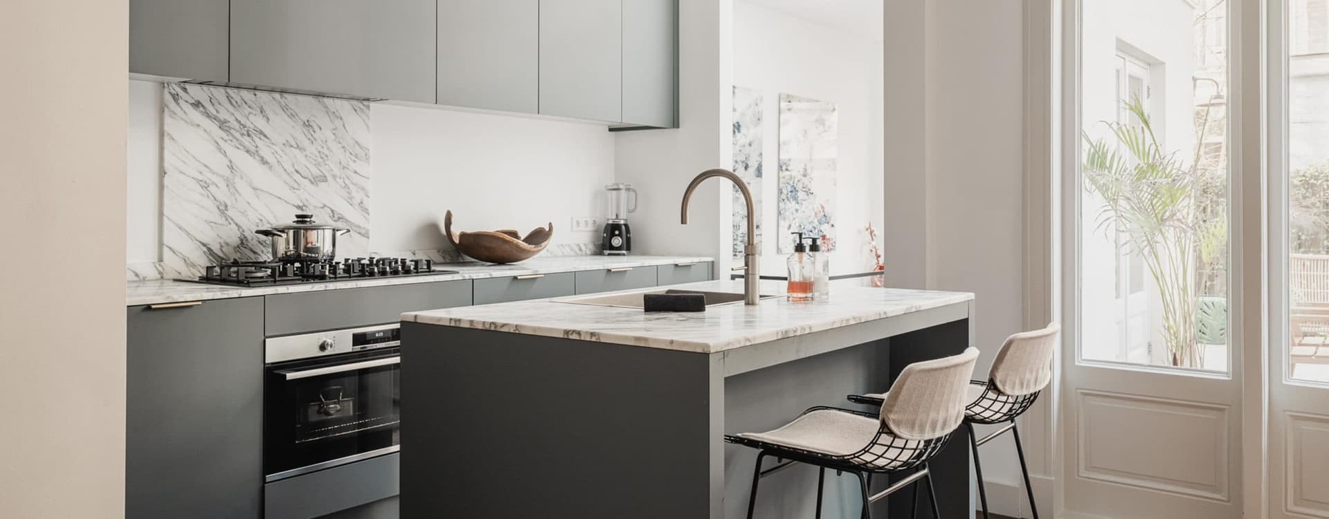 Susan and Cyril Apartment - Interior view 5